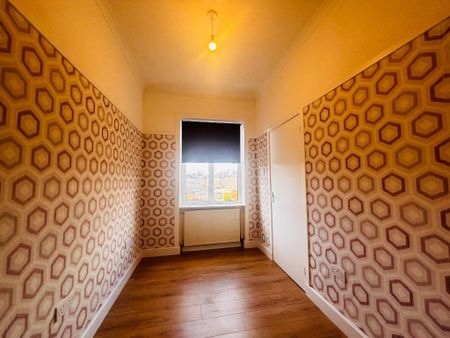 3 bedroom flat to rent - Photo 4