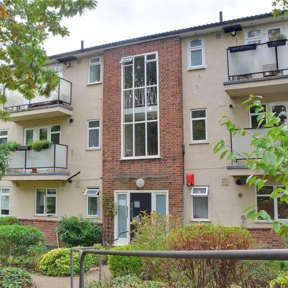 Riverview Heights, Eglinton Hill, Shooters Hill, London, SE18 - Photo 1