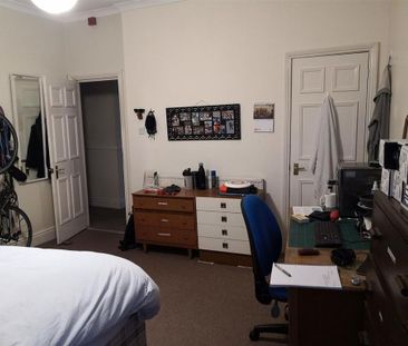 3 bedroom flat to rent - Photo 6