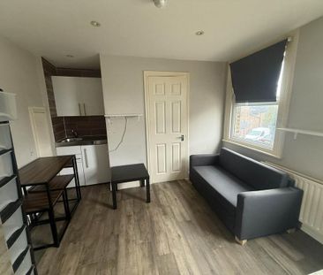 Studio to rent - Photo 4