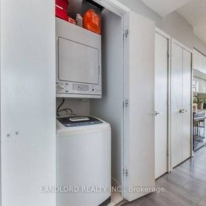 Bloor Street East, Ted Rogers Way Beautiful 1Bdrm +Den Open Concept - Photo 2