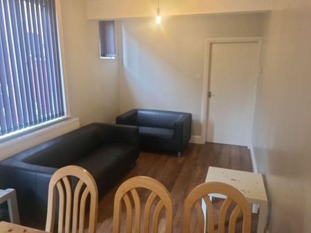 6 bedroom terraced house to rent - Photo 2