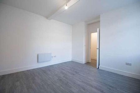 Harrogate Road, Leeds, LS7 - Photo 4