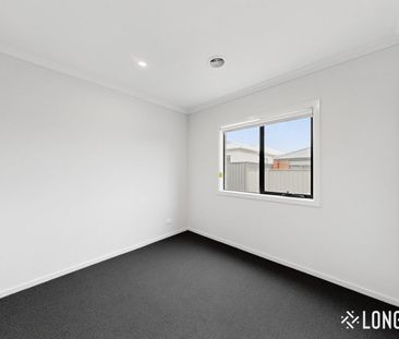 Dual Living Bliss with Energy Saving Solar Panels - Photo 4