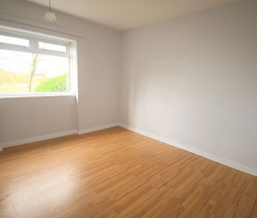Gantock Crescent, 2 Bedroom Unfurnished Apartment, Cranhill – Avail... - Photo 4