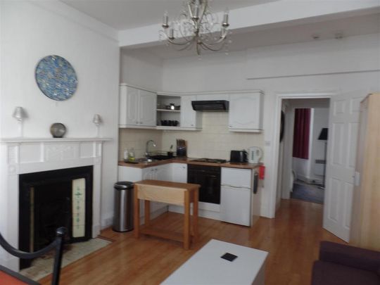 1 bedroom flat to rent - Photo 1