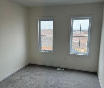 For Lease - 48 Varsity Drive, Welland, Ontario - Photo 4