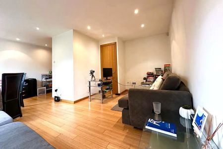 1 Bed Flat, Westferry Road, E14 - Photo 2