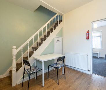 2 bedroom private hall to rent - Photo 6