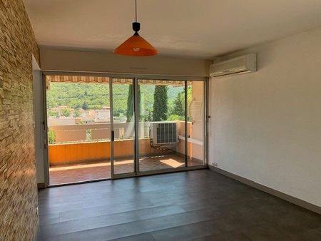 Location Appartement 4 pièces 88m² LES VANS 07140 - Photo 2