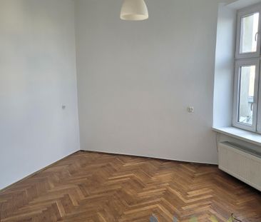 Słoneczna kawalerka w cichym zakątku Kazimierza - Photo 4