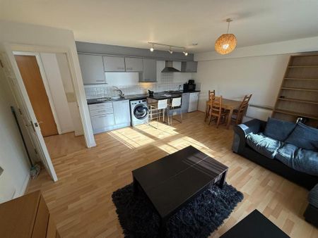 2 bedroom apartment to rent - Photo 2