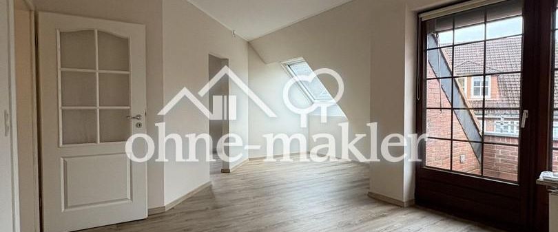 SCHÖNE DACHGESCHOSSWOHNUNG MITTEN IN HANSTEDT - Photo 1