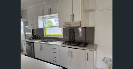 Family House For Rent // Walk to Station - Photo 5