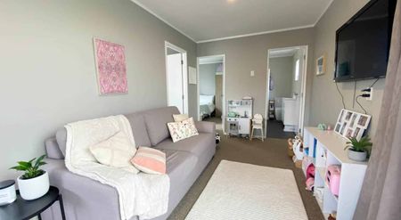 Modern & affordable 2 bedroom - Photo 4