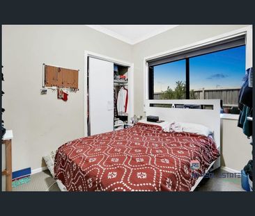 Spacious family living minutes from local shopping!-$520/PW - Photo 5