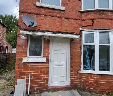 4 bedroom semi-detached house to rent - Photo 1