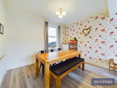 5 bedroom terraced house to rent - Photo 3