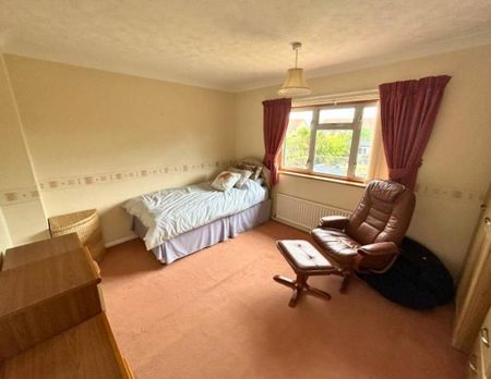 3 bedroom semi-detached house to rent - Photo 2