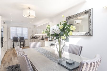 4 bedroom detached house to rent - Photo 4