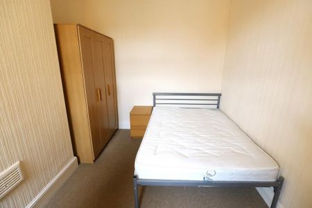 4 bedroom terraced house to rent - Photo 5