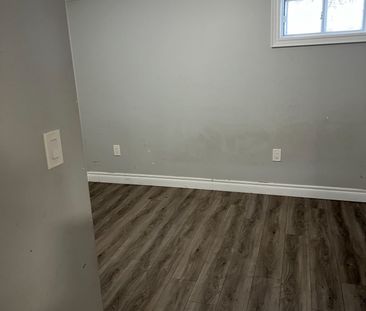 For Lease - 27 Tansley Avenue Unit# Bsmt, Toronto, Ontario - Photo 3
