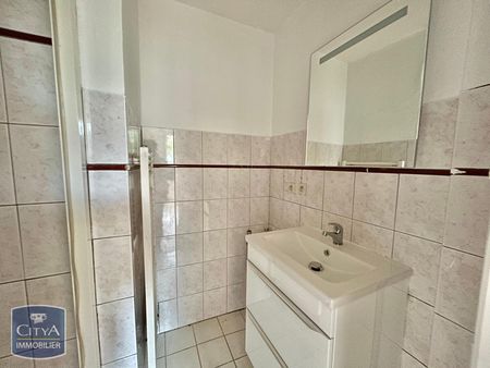 Location Appartement 4 pièces 69m² ST ETIENNE 42000 - Photo 3