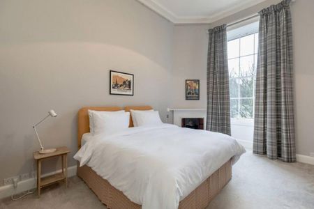 3 bedroom flat to rent - Photo 5