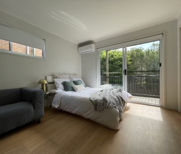 UQ Fully furnished Premium Studio at $500 per week, All bills included - Photo 1