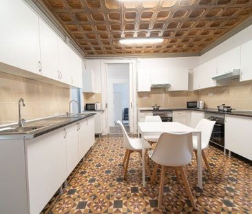 Carrer de Santa Anna, Barcelona, Catalonia 08002 - Photo 6