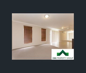 STYLISH, MODERN & SPACIOUS HOME - Photo 2