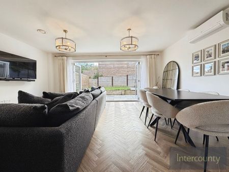 2 Bedroom Semi Detached House To Rent - Photo 4