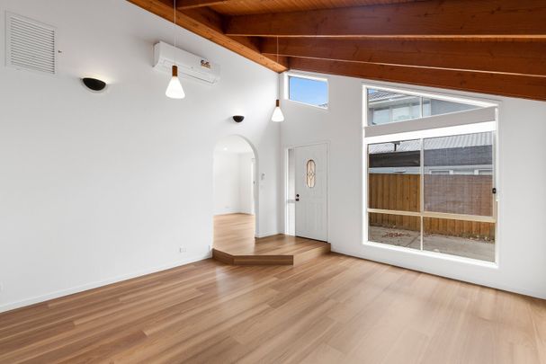 2/52 Balmoral Avenue, Bundoora VIC 3083 - Photo 1