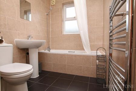 2 bedroom terraced house to rent - Photo 5