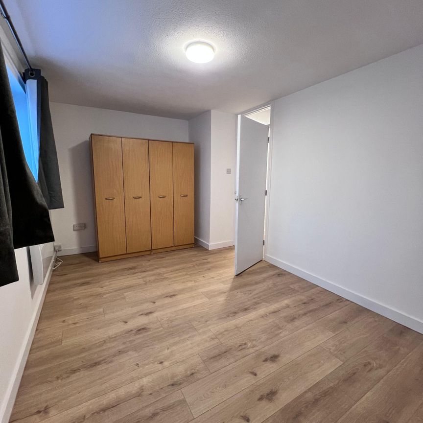 Two Bedroom Flat- Pinner HA5 - Photo 1