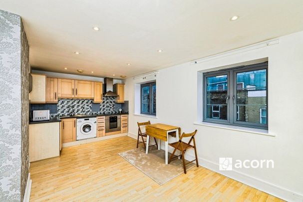 Southwark Park Road, London, SE16 - Photo 1