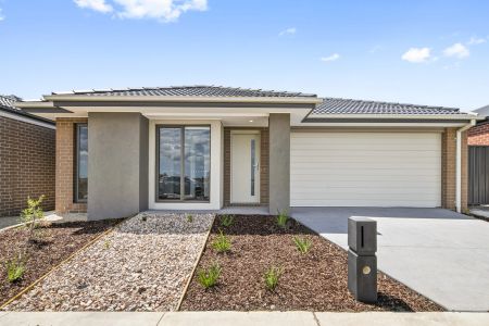 405 Maracana Avenue, Manor Lakes. - Photo 5