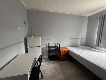 Room in a Shared House, Shipman Road, E16 - Photo 2