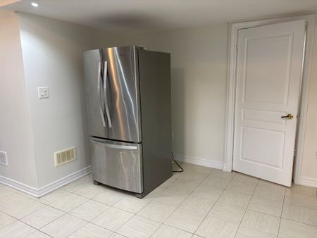 For Lease - 93 Thornbush Boulevard, Brampton, Ontario - Photo 5