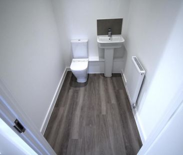 3 bedroom detached house to rent - Photo 2