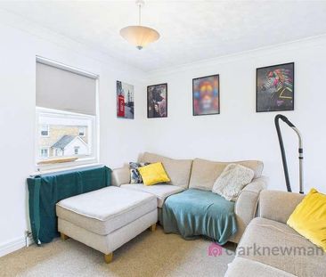 Cowlins, Old Harlow, CM17 - Photo 2