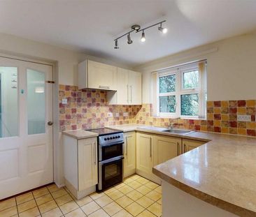 3 bedroom semi-detached house to rent - Photo 2