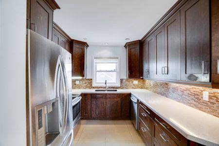 For Lease - 12 Glen Agar Drive, Toronto, Ontario - Photo 5