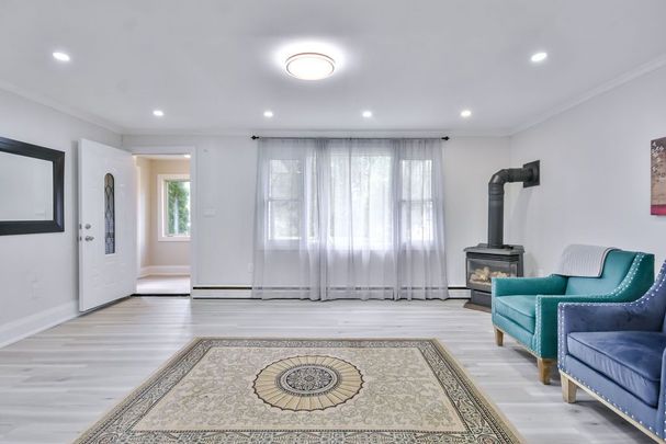 For Lease - 2043 St Johns Road, Innisfil, Ontario - Photo 1