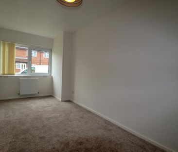 2 bedroom maisonette to rent - Photo 3