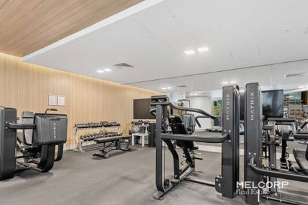 STYLISH APARTMENT IN THE CBD - FURNISHED - Photo 4