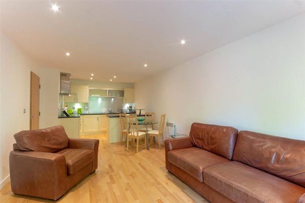 2 bedroom flat to rent - Photo 1