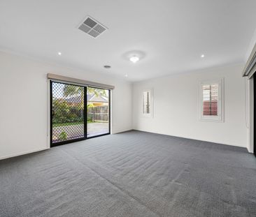 Location with Lifestyle! - Photo 2