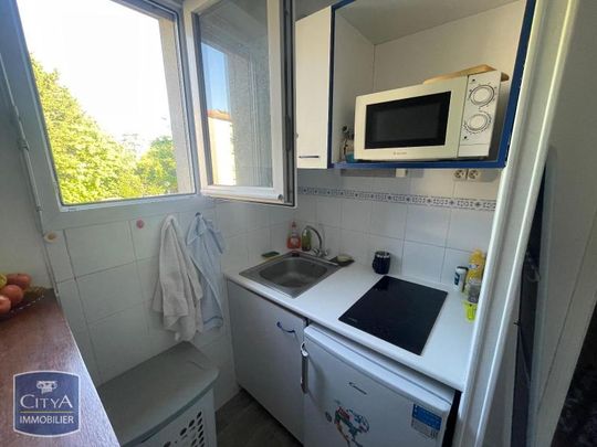 Location Appartement 1 pièce 24m² POITIERS 86000 - Photo 1