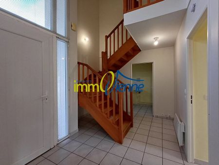 Location Maison 5 pièces 133 m2 à Mazerolles - Photo 3